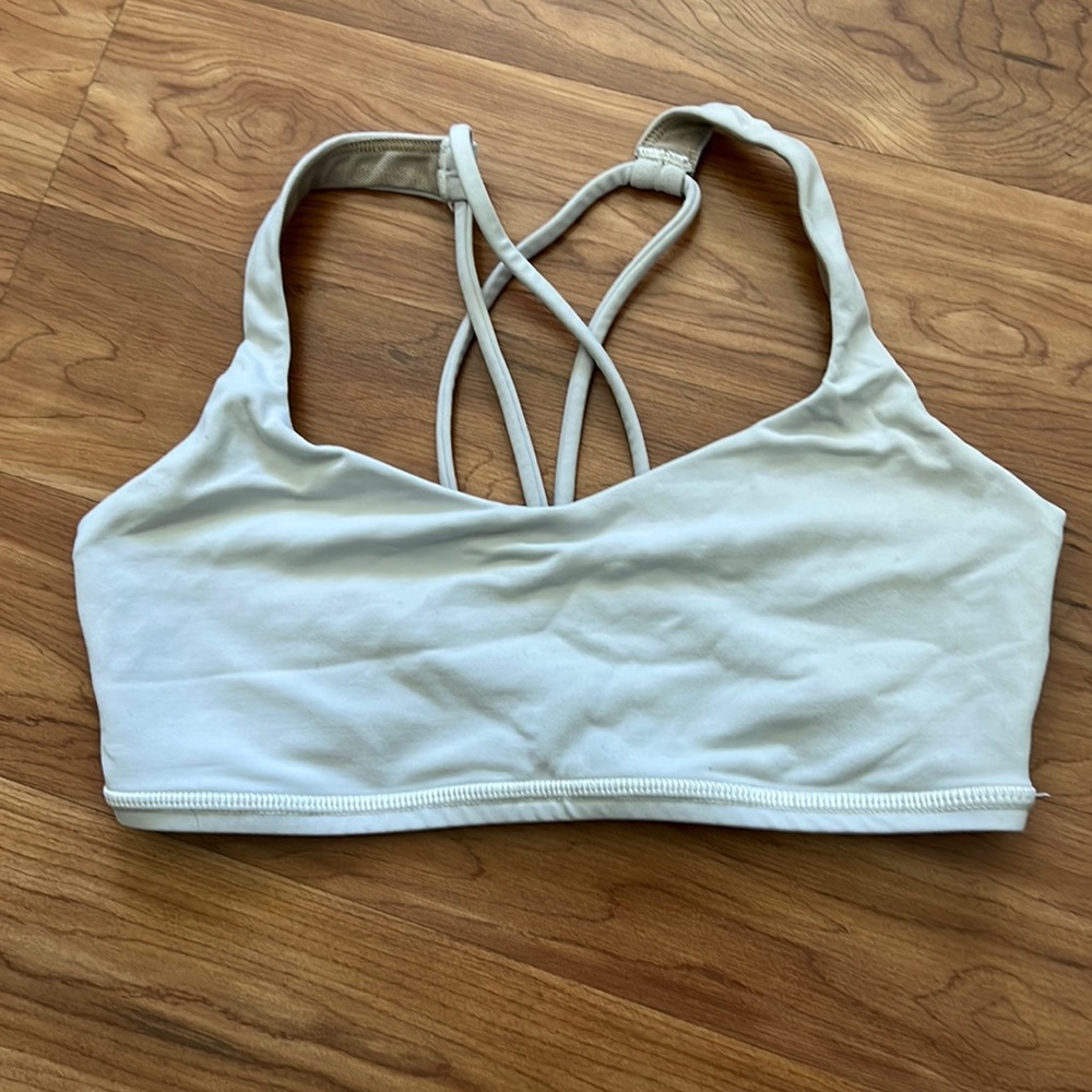 Lululemon free to be bra